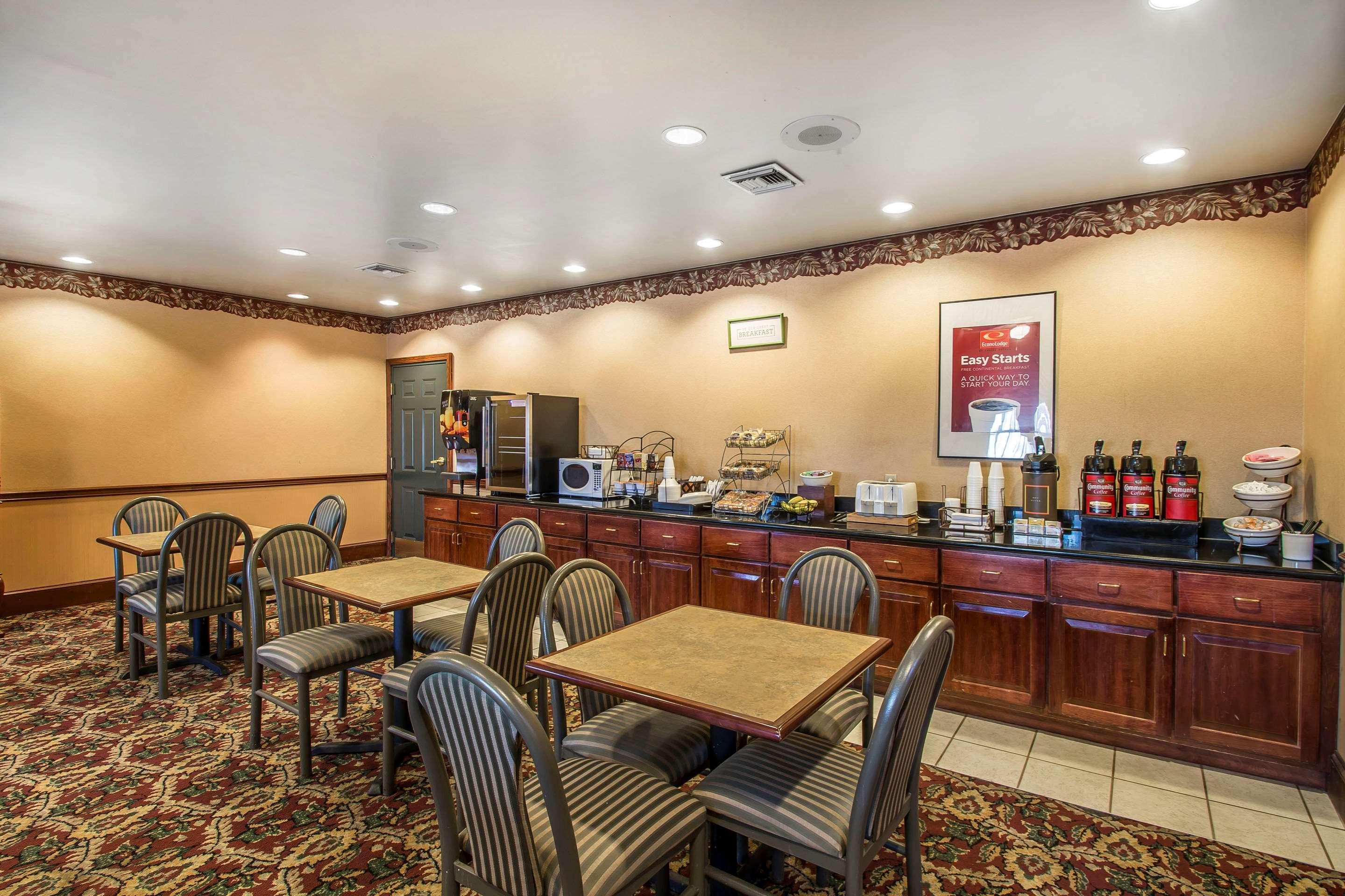 Econo Lodge Inn & Suites Маріанна Екстер'єр фото