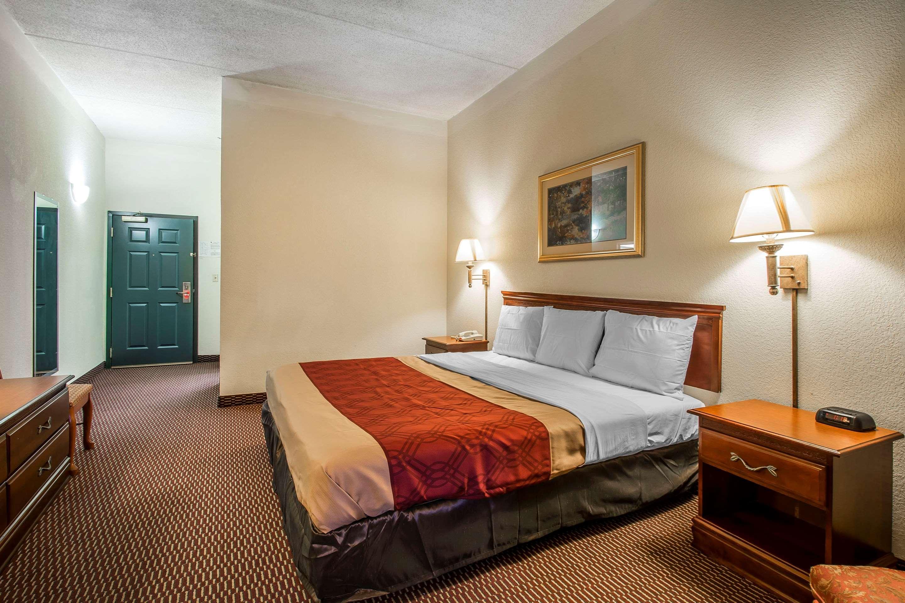 Econo Lodge Inn & Suites Маріанна Екстер'єр фото