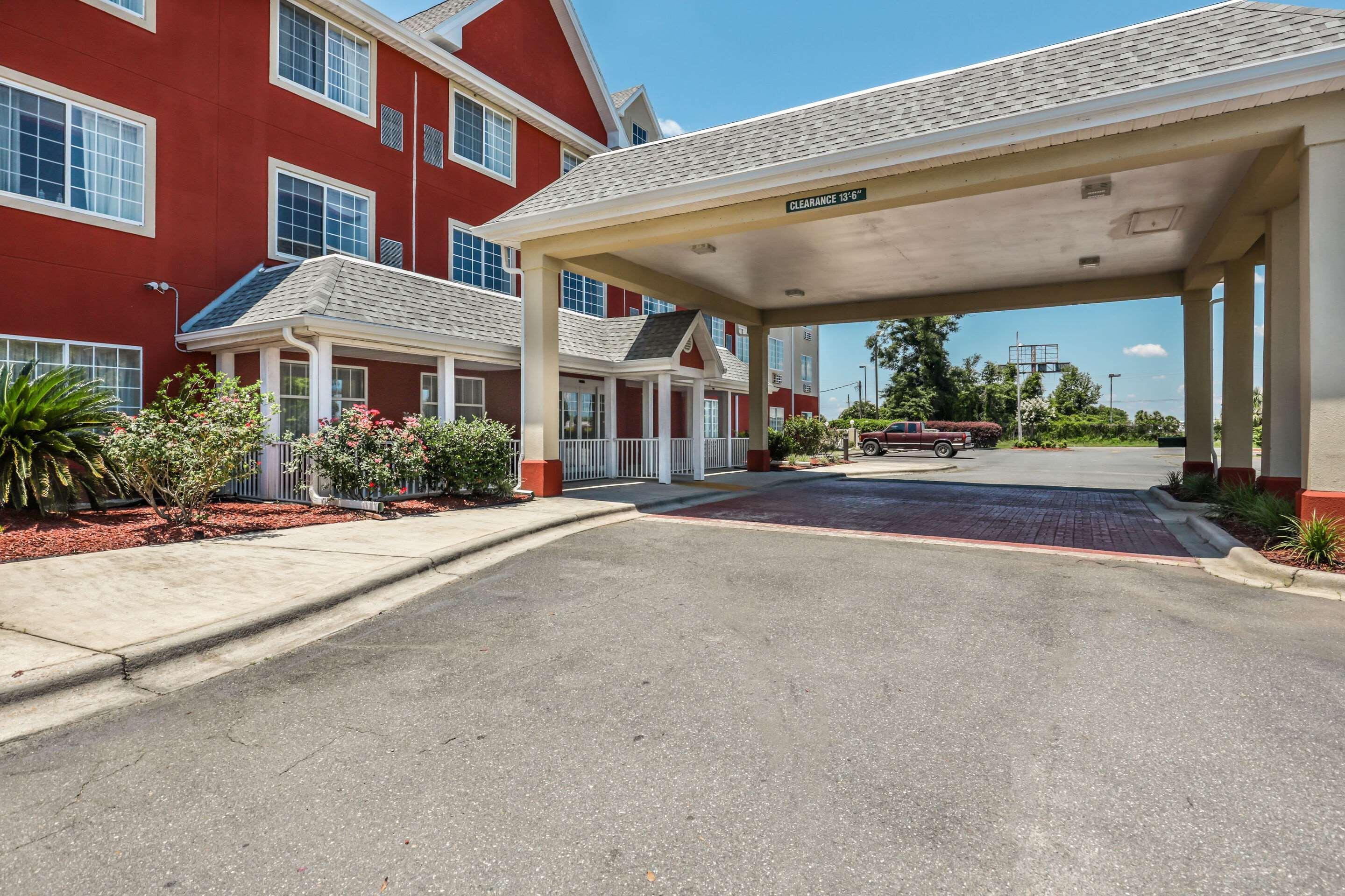 Econo Lodge Inn & Suites Маріанна Екстер'єр фото