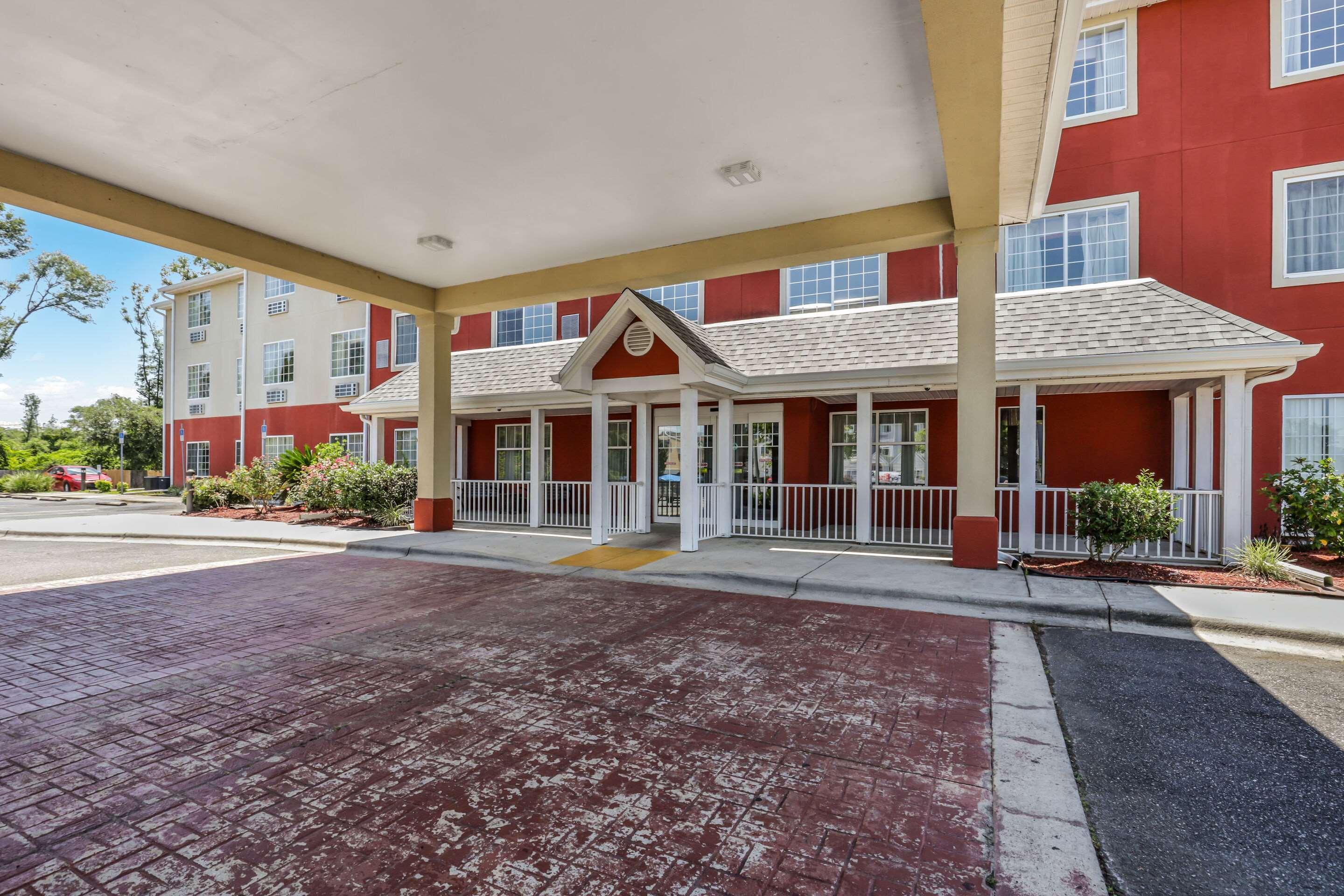 Econo Lodge Inn & Suites Маріанна Екстер'єр фото