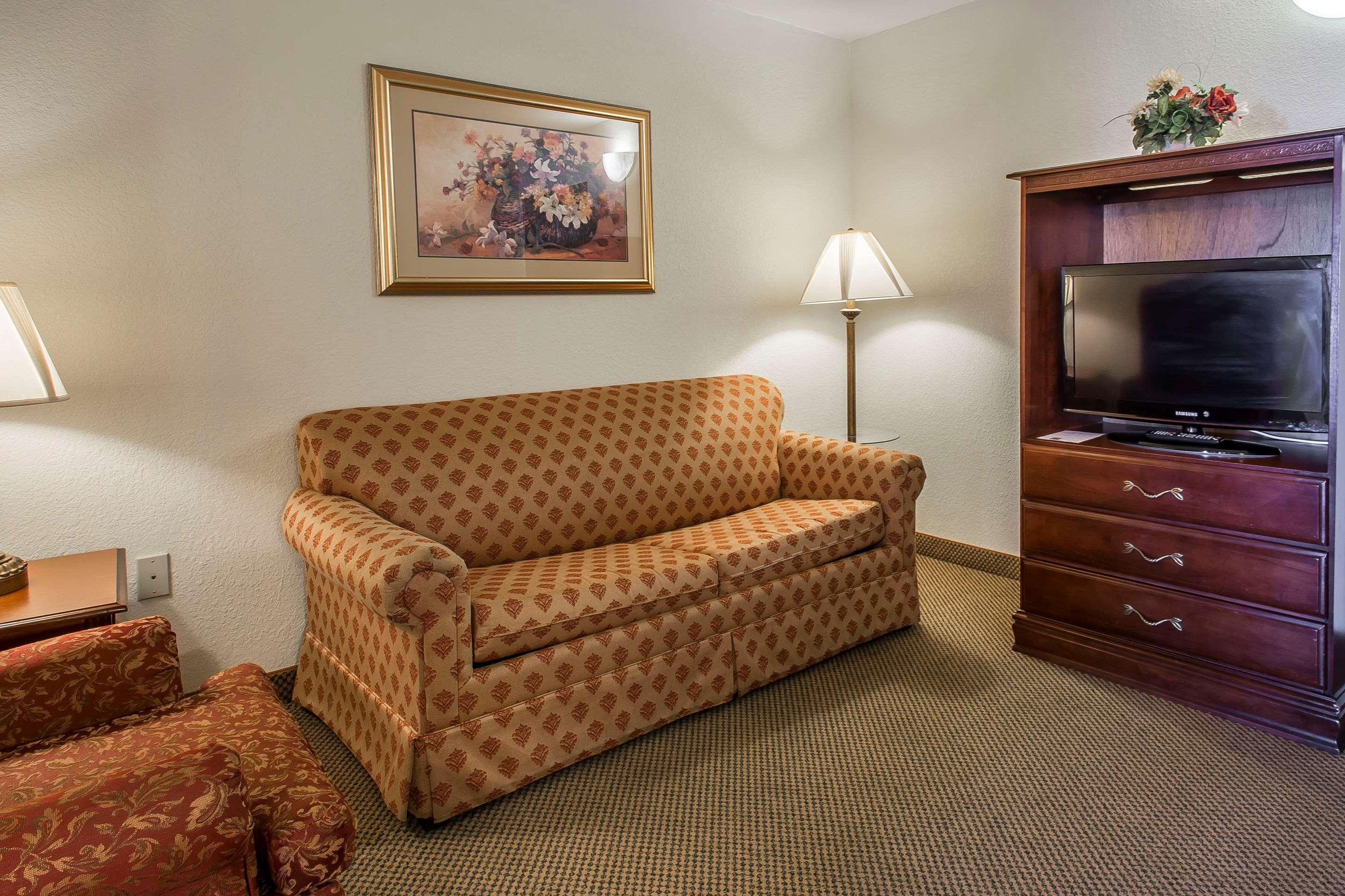 Econo Lodge Inn & Suites Маріанна Екстер'єр фото