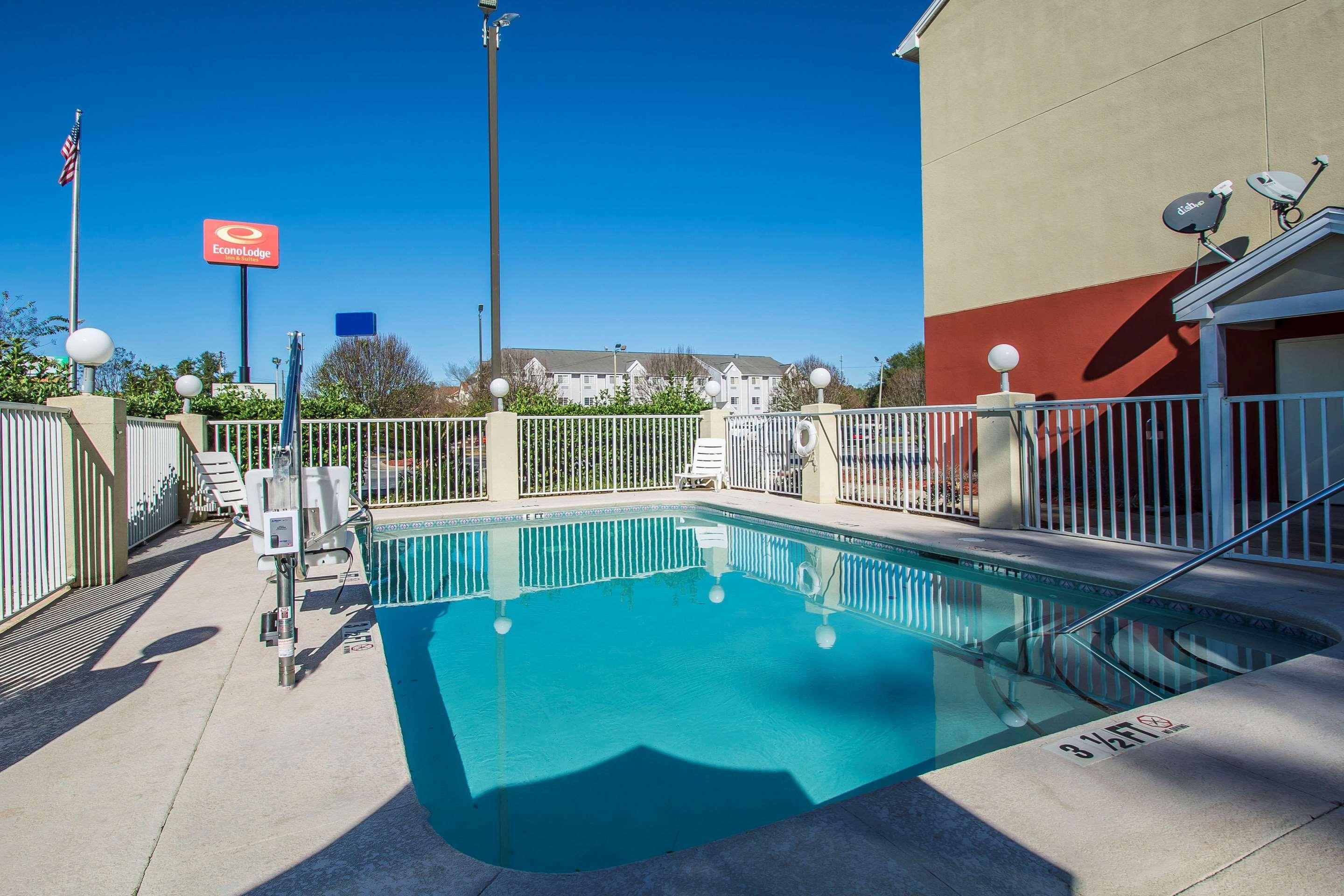 Econo Lodge Inn & Suites Маріанна Екстер'єр фото