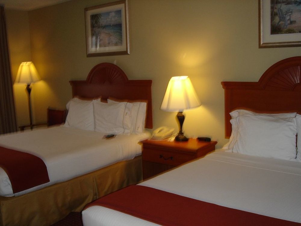 Econo Lodge Inn & Suites Маріанна Номер фото